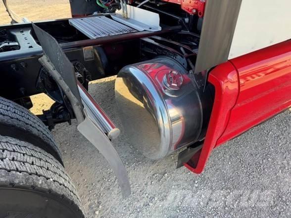 Peterbilt 579 Conventional Trucks / Tractor Trucks