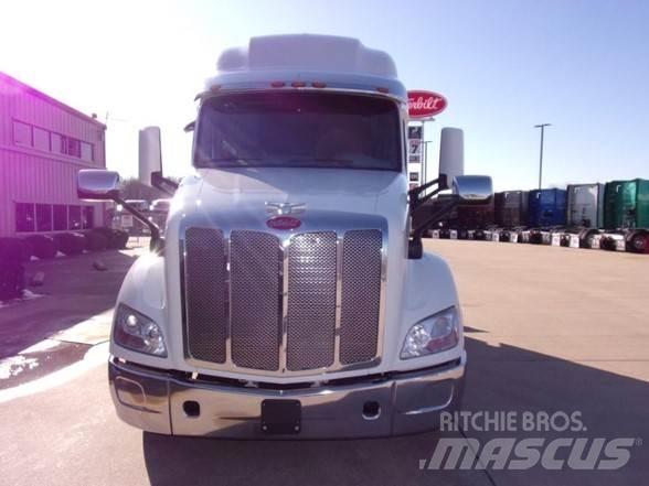 Peterbilt 579 Conventional Trucks / Tractor Trucks