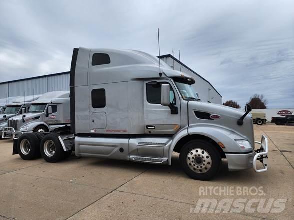 Peterbilt 579 Conventional Trucks / Tractor Trucks