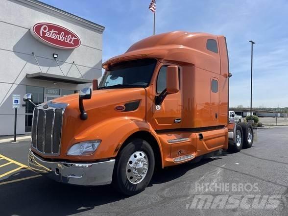 Peterbilt 579 Conventional Trucks / Tractor Trucks