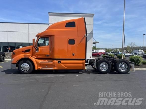 Peterbilt 579 Conventional Trucks / Tractor Trucks