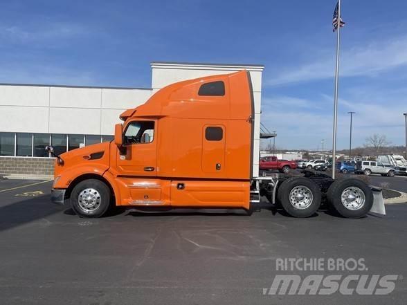 Peterbilt 579 Conventional Trucks / Tractor Trucks