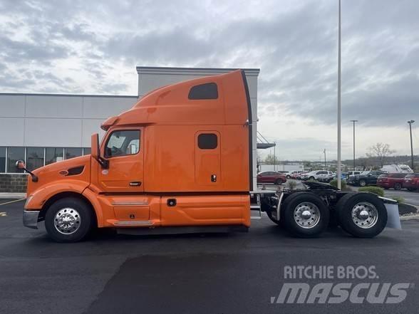 Peterbilt 579 Conventional Trucks / Tractor Trucks
