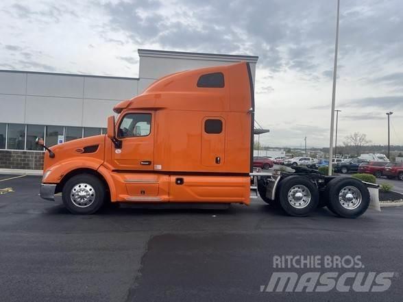 Peterbilt 579 Conventional Trucks / Tractor Trucks
