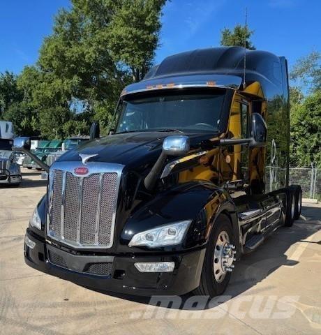 Peterbilt 579 Conventional Trucks / Tractor Trucks