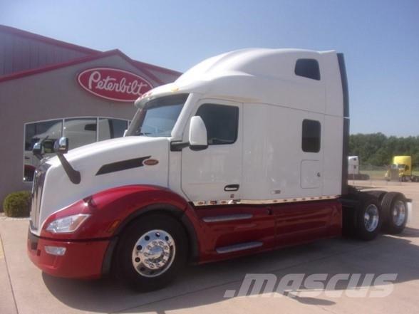 Peterbilt 579 Conventional Trucks / Tractor Trucks