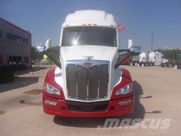 Peterbilt 579 Conventional Trucks / Tractor Trucks