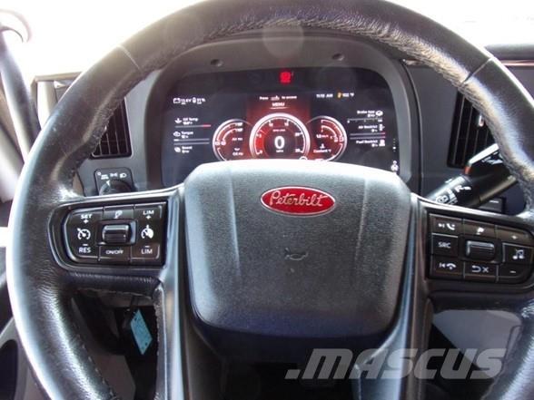 Peterbilt 579 Conventional Trucks / Tractor Trucks