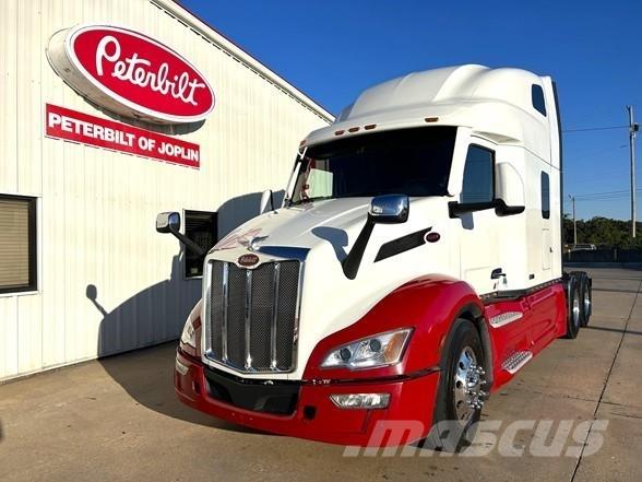 Peterbilt 579 Conventional Trucks / Tractor Trucks