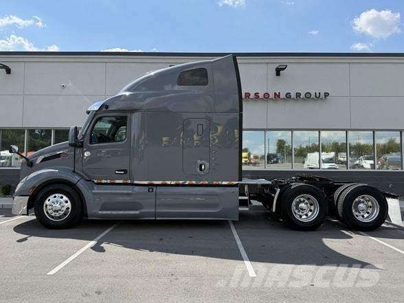 Peterbilt 579 Conventional Trucks / Tractor Trucks