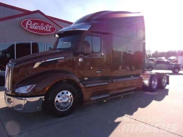 Peterbilt 579 Conventional Trucks / Tractor Trucks