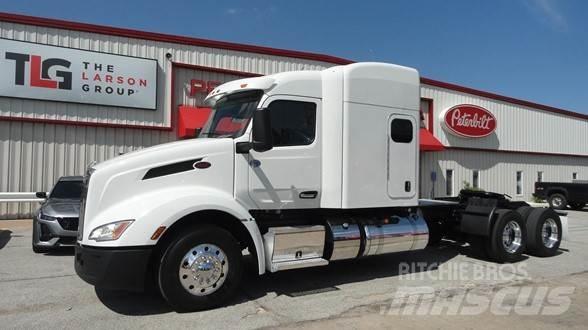 Peterbilt 579 Conventional Trucks / Tractor Trucks