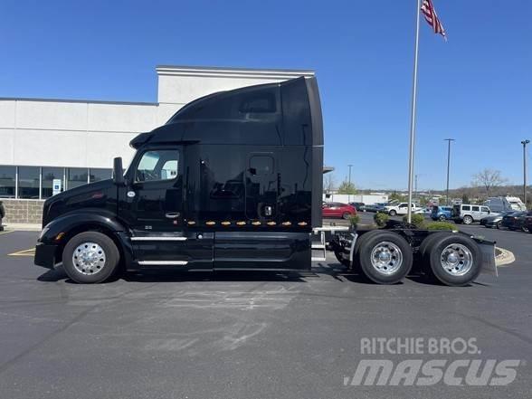 Peterbilt 579 Conventional Trucks / Tractor Trucks