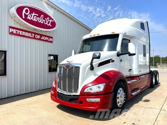Peterbilt 579 Conventional Trucks / Tractor Trucks