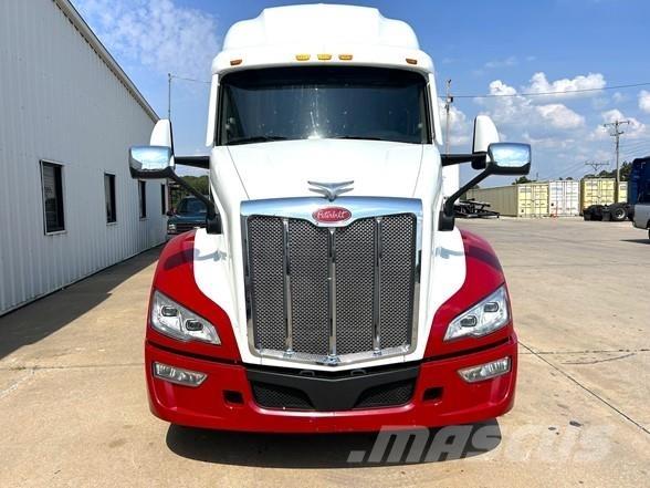 Peterbilt 579 Conventional Trucks / Tractor Trucks