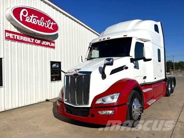 Peterbilt 579 Conventional Trucks / Tractor Trucks