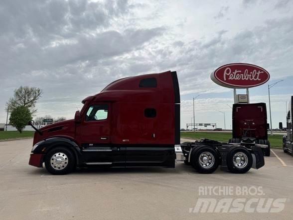 Peterbilt 579 Conventional Trucks / Tractor Trucks