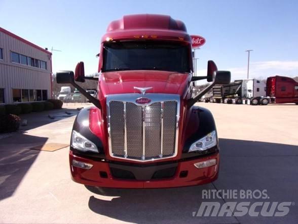 Peterbilt 579 Conventional Trucks / Tractor Trucks