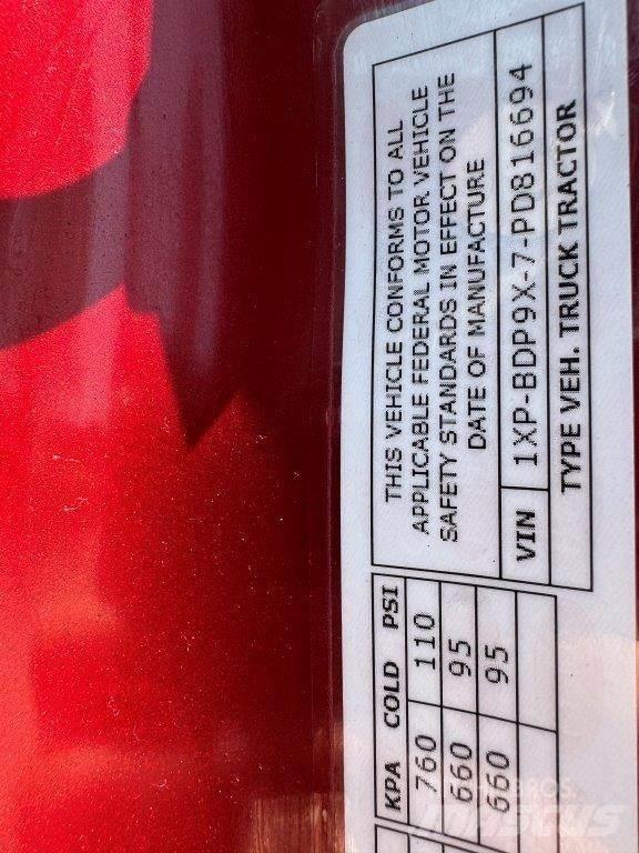 Peterbilt 579 Conventional Trucks / Tractor Trucks