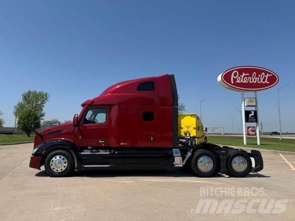 Peterbilt 579 Conventional Trucks / Tractor Trucks