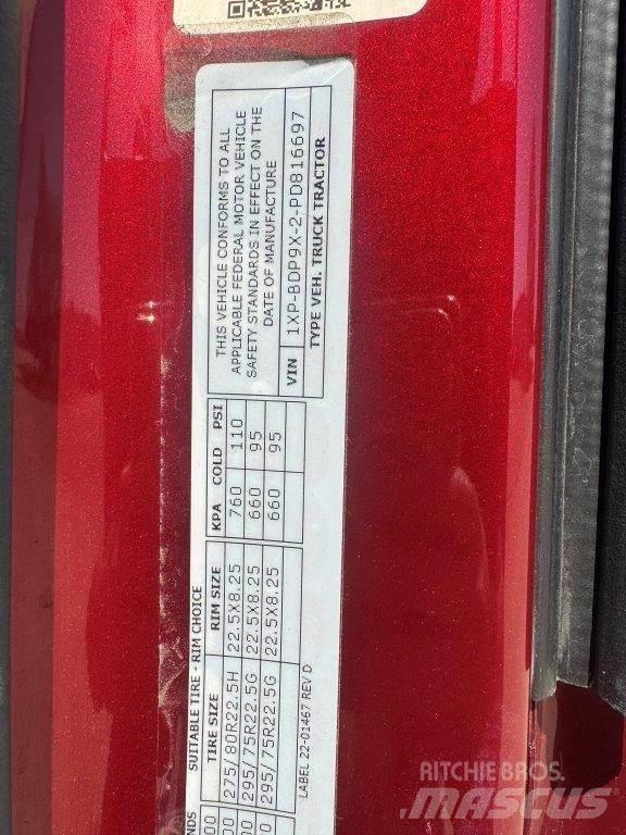 Peterbilt 579 Conventional Trucks / Tractor Trucks