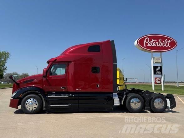 Peterbilt 579 Conventional Trucks / Tractor Trucks