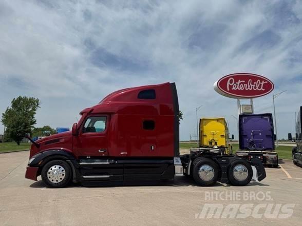 Peterbilt 579 Conventional Trucks / Tractor Trucks