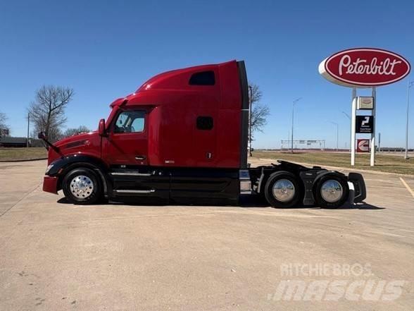 Peterbilt 579 Conventional Trucks / Tractor Trucks