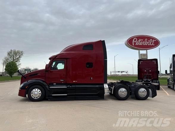 Peterbilt 579 Conventional Trucks / Tractor Trucks