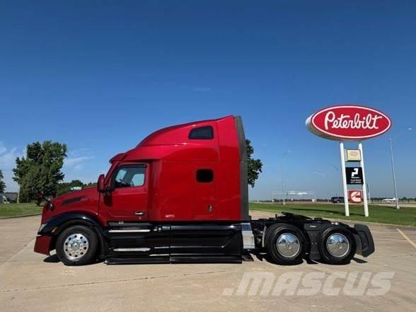 Peterbilt 579 Conventional Trucks / Tractor Trucks