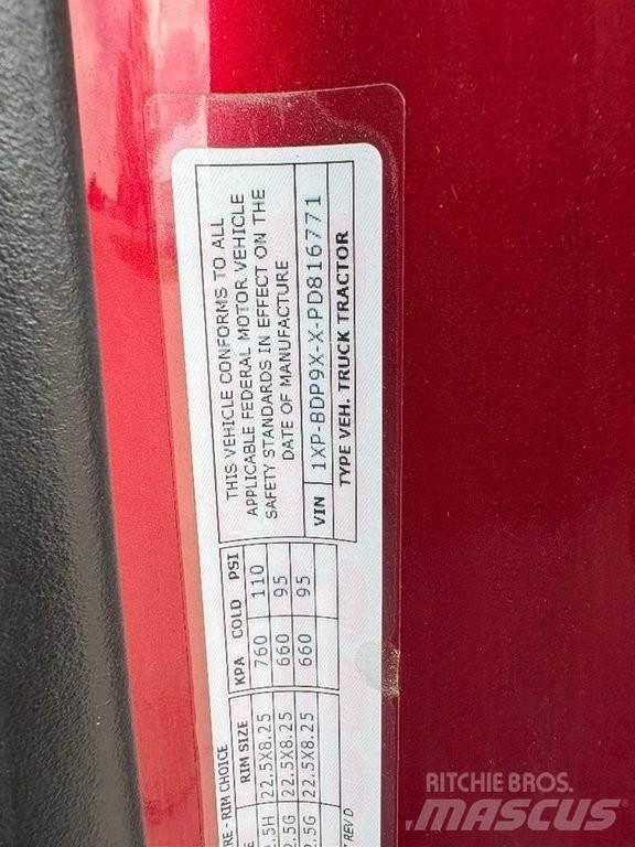 Peterbilt 579 Conventional Trucks / Tractor Trucks