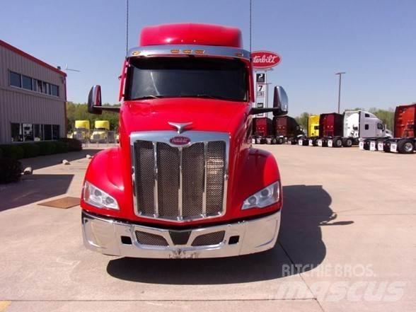 Peterbilt 579 Conventional Trucks / Tractor Trucks