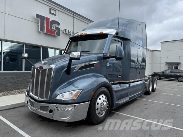 Peterbilt 579 Conventional Trucks / Tractor Trucks