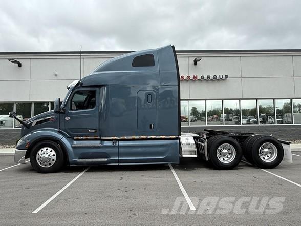 Peterbilt 579 Conventional Trucks / Tractor Trucks