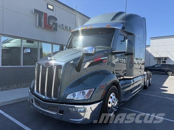 Peterbilt 579 Conventional Trucks / Tractor Trucks