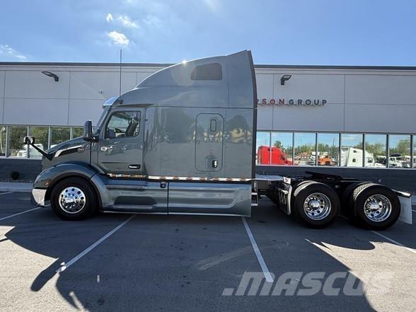 Peterbilt 579 Conventional Trucks / Tractor Trucks