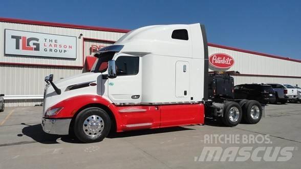 Peterbilt 579 Conventional Trucks / Tractor Trucks