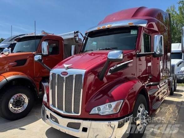 Peterbilt 579 Conventional Trucks / Tractor Trucks