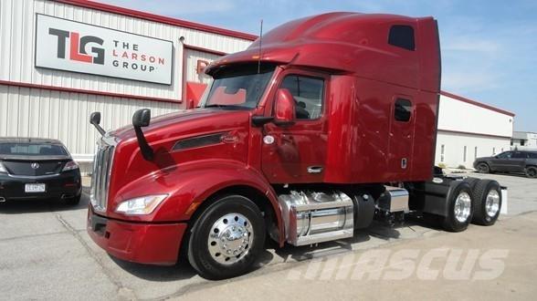Peterbilt 579 Conventional Trucks / Tractor Trucks