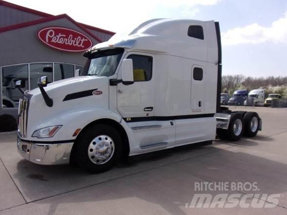 Peterbilt 579 Conventional Trucks / Tractor Trucks