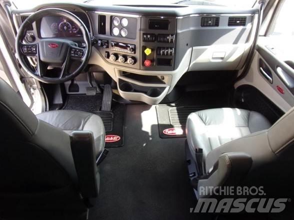 Peterbilt 579 Conventional Trucks / Tractor Trucks