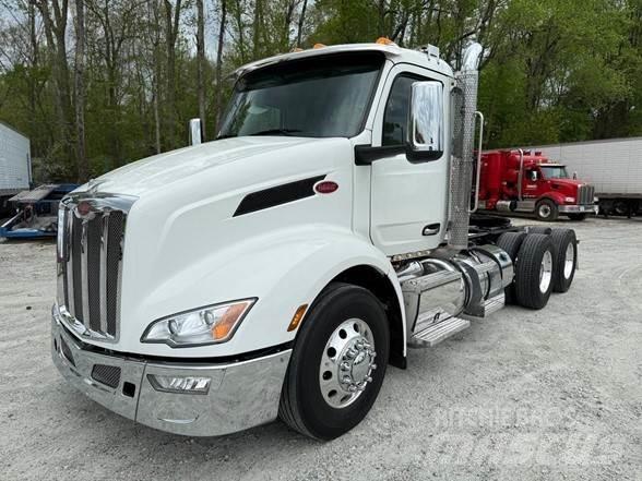 Peterbilt 579 Conventional Trucks / Tractor Trucks