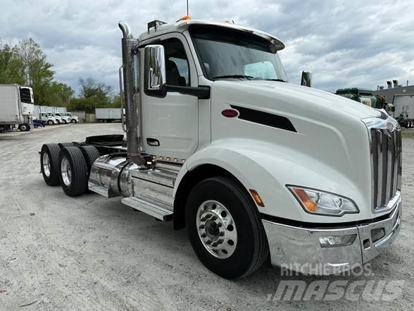 Peterbilt 579 Conventional Trucks / Tractor Trucks