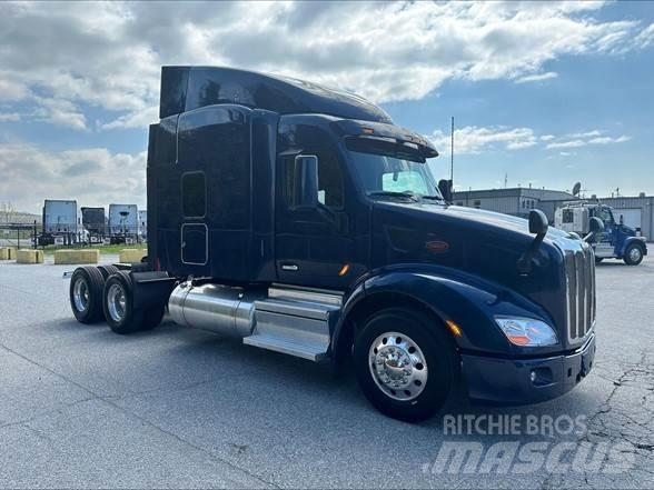 Peterbilt 579 Conventional Trucks / Tractor Trucks