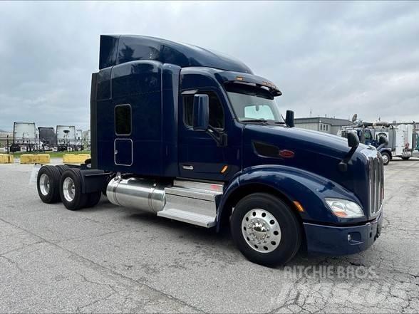 Peterbilt 579 Conventional Trucks / Tractor Trucks