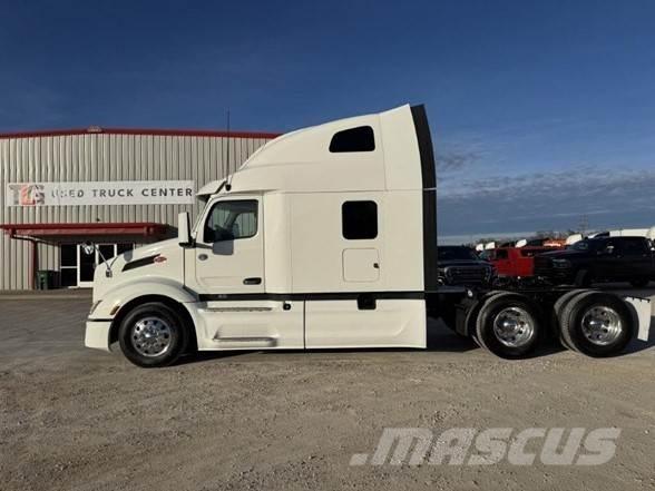 Peterbilt 579 Conventional Trucks / Tractor Trucks