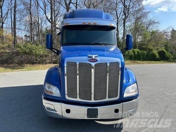 Peterbilt 579 Conventional Trucks / Tractor Trucks
