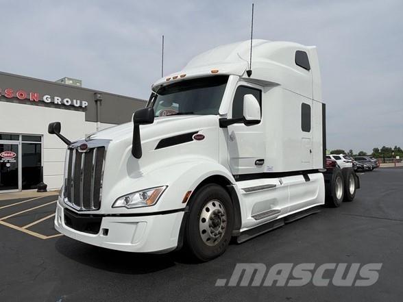 Peterbilt 579 Conventional Trucks / Tractor Trucks