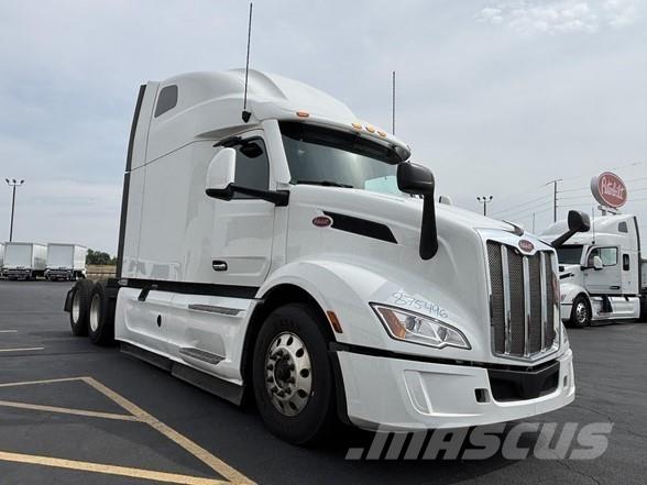 Peterbilt 579 Conventional Trucks / Tractor Trucks