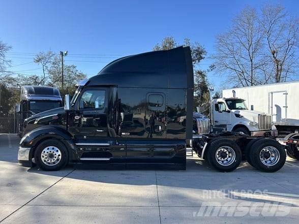Peterbilt 579 Conventional Trucks / Tractor Trucks